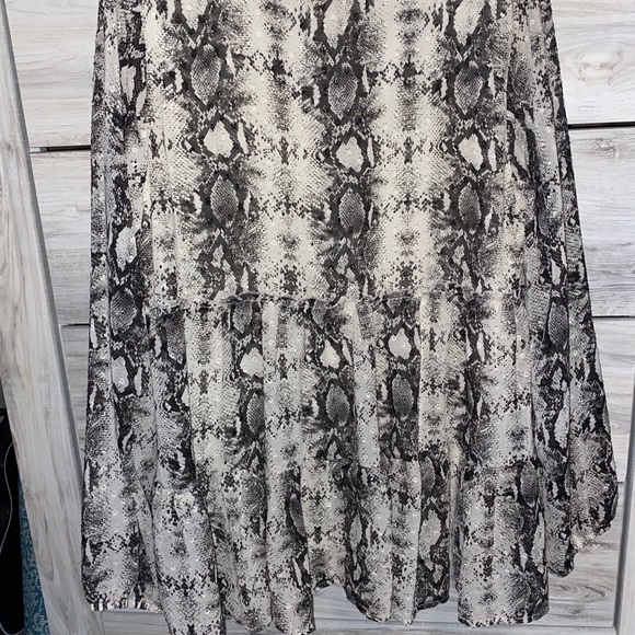 Snake skin patterned blouse - Picture 2 of 2